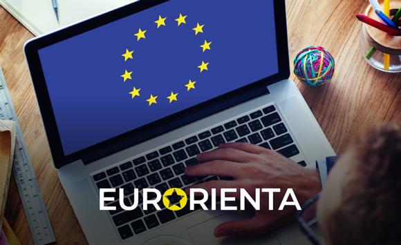 Piano d'azione della Commissione Europea per l'Istruzione Digitale 2021-2027 + Caso Pratico progetto EU-ACT di EURO-NET